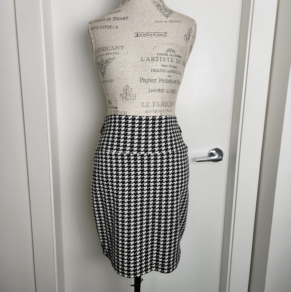 Vintage Houndstooth Pencil Skirt - Picture 1 of 10